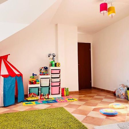 Apartman Se Zahradou 20 Minut Do Centra Prahy Ořech Εξωτερικό φωτογραφία