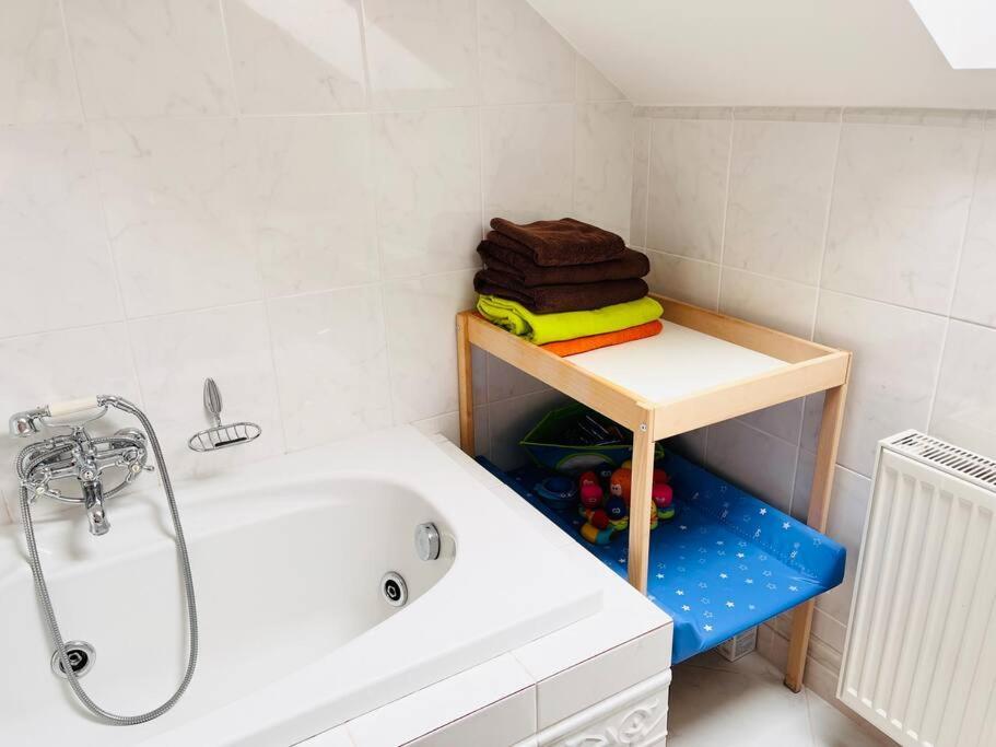 Apartman Se Zahradou 20 Minut Do Centra Prahy Ořech Εξωτερικό φωτογραφία