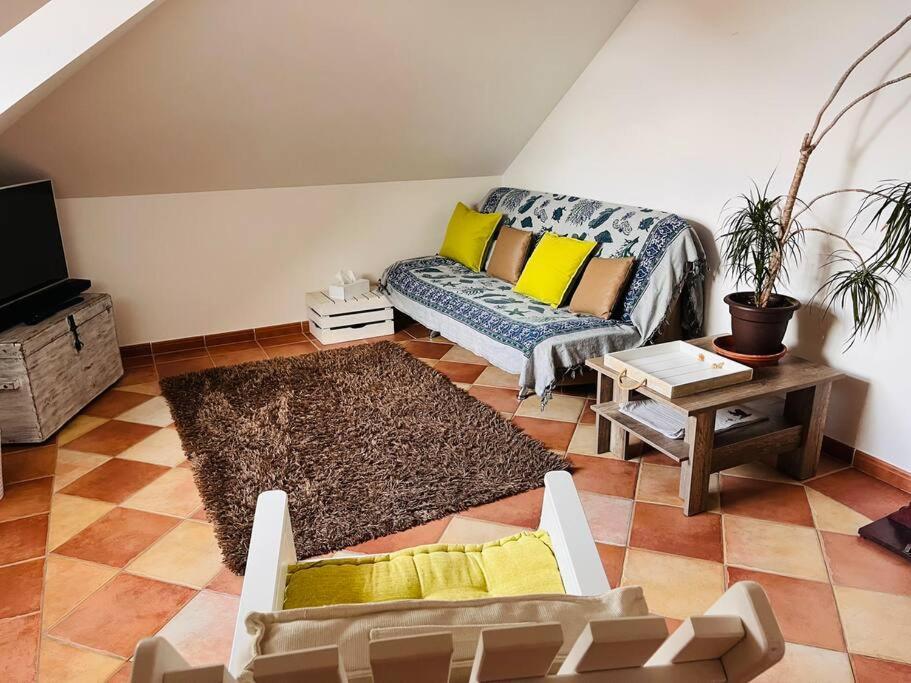Apartman Se Zahradou 20 Minut Do Centra Prahy Ořech Εξωτερικό φωτογραφία