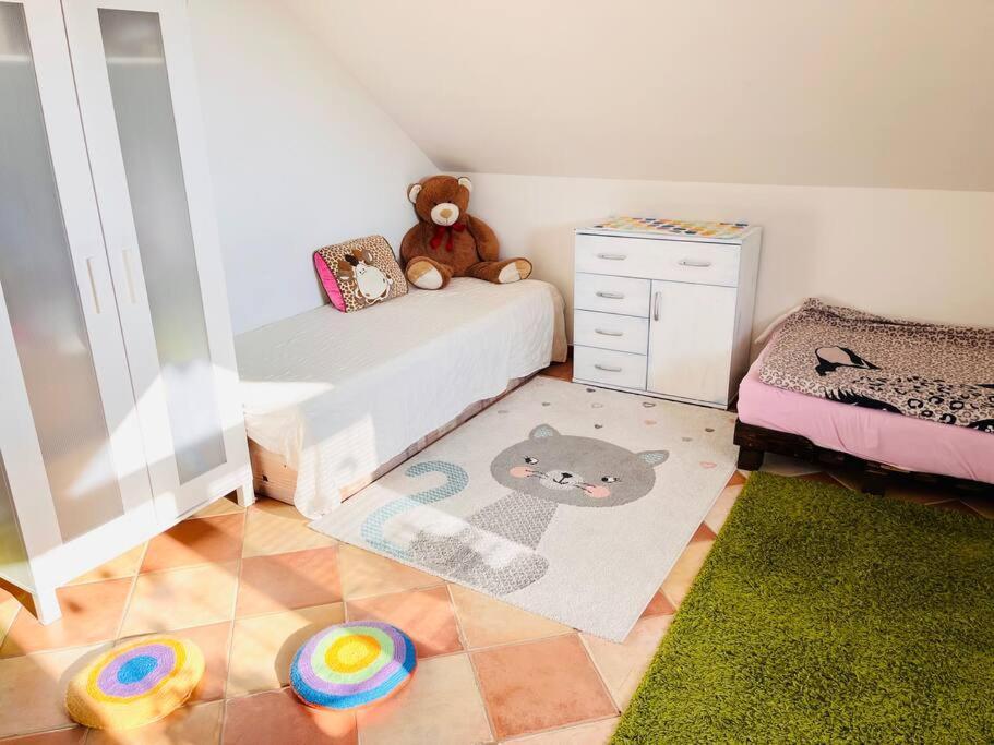 Apartman Se Zahradou 20 Minut Do Centra Prahy Ořech Εξωτερικό φωτογραφία