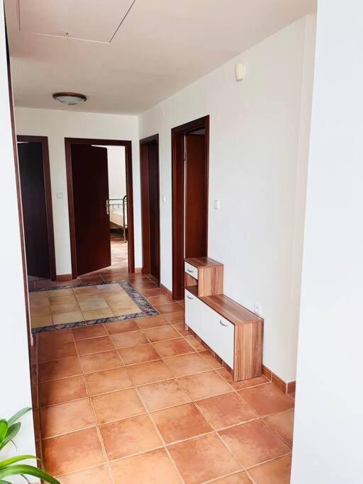 Apartman Se Zahradou 20 Minut Do Centra Prahy Ořech Εξωτερικό φωτογραφία